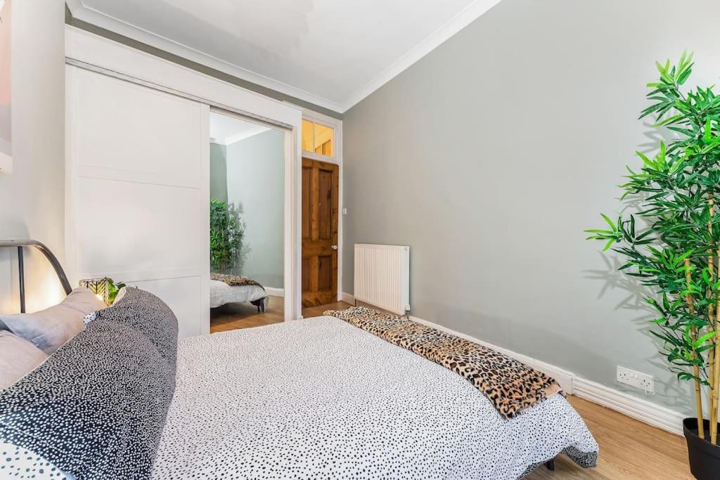Traditional 1-Bed Flat In Southside Glasgow Eksteriør billede