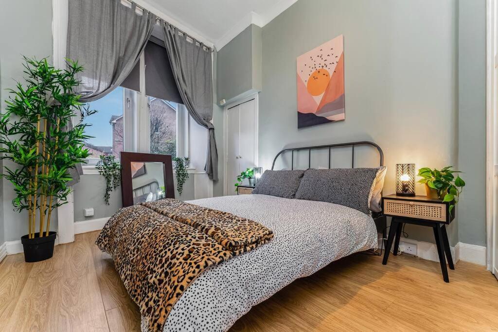 Traditional 1-Bed Flat In Southside Glasgow Eksteriør billede